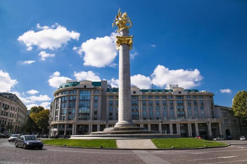 Friends - Your Cosy Apartment In The Center Тбилиси Экстерьер фото